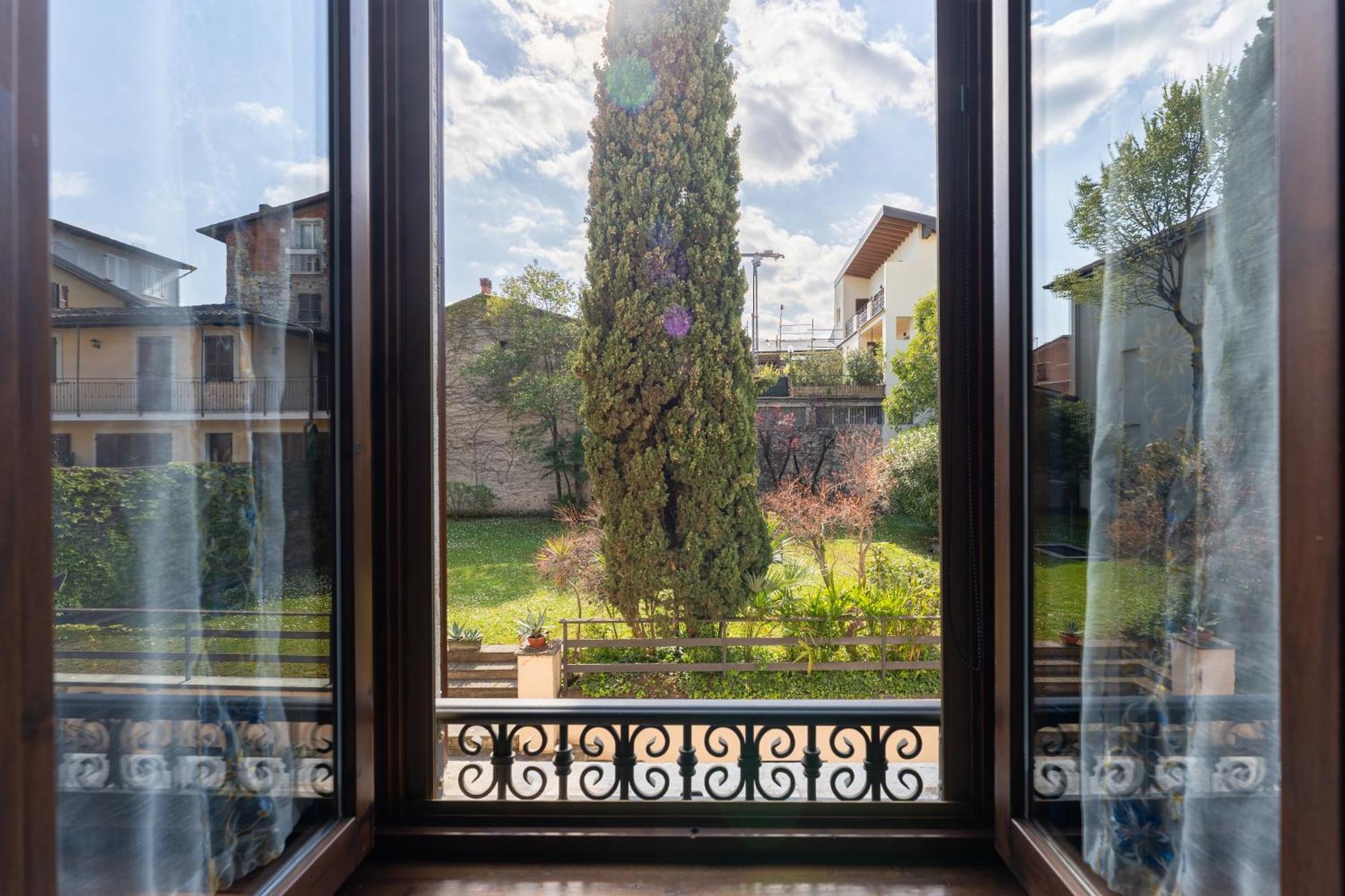 Casa Preziosa - Salo Apartment Luaran gambar